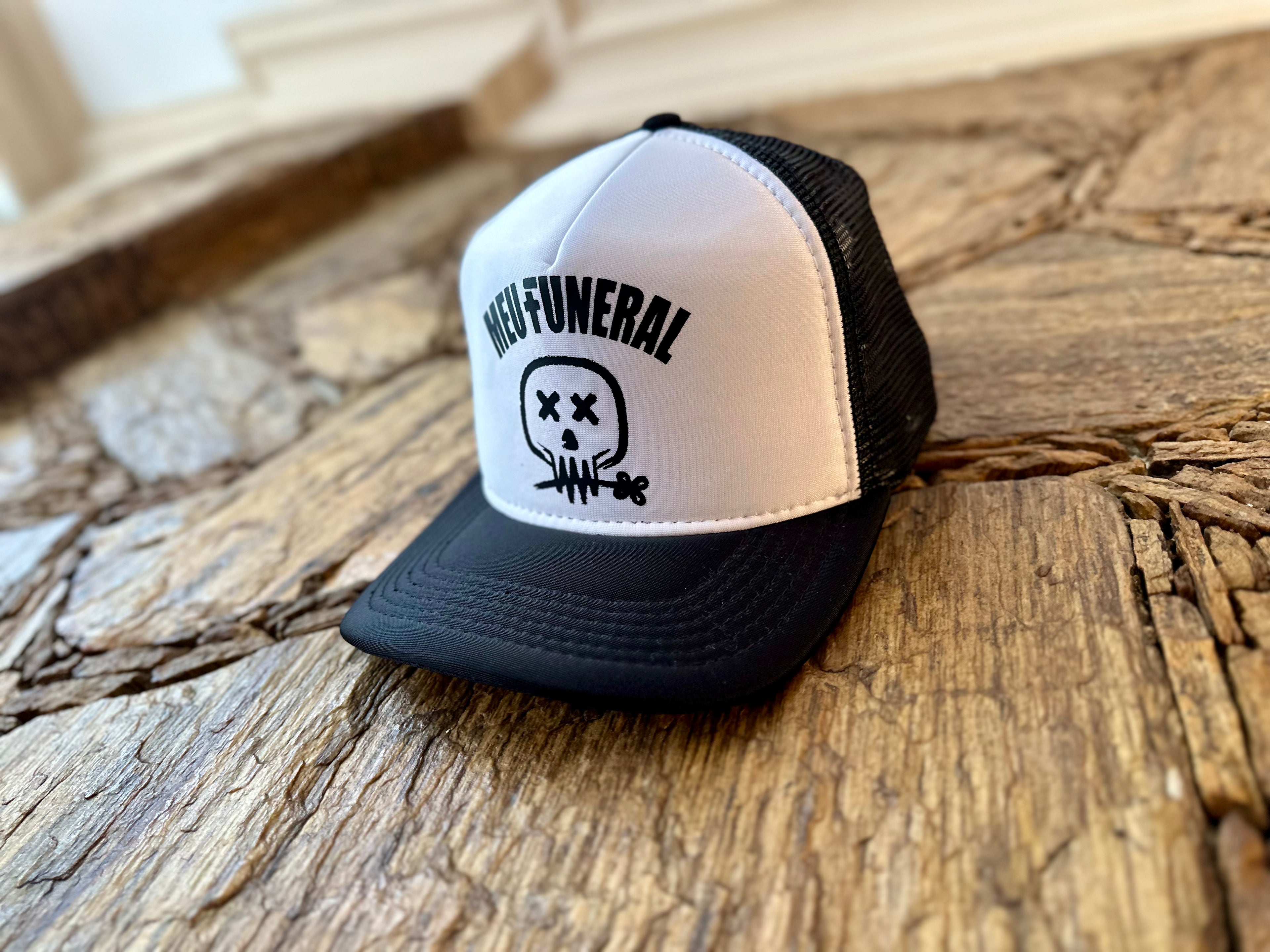 Boné Trucker Caveira
